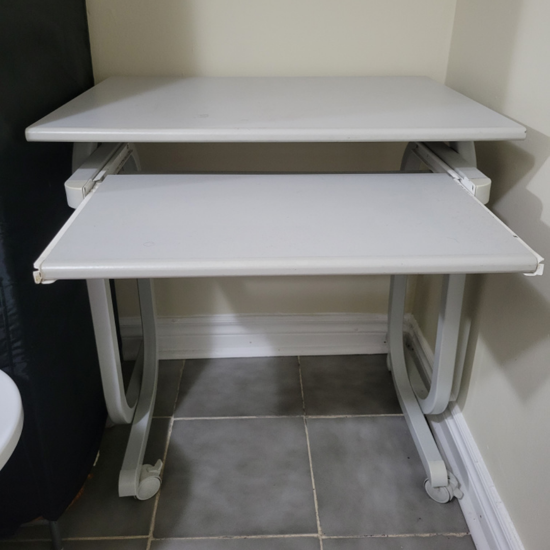 Computer Desk with Wheels and Keyboard image indicator(2)