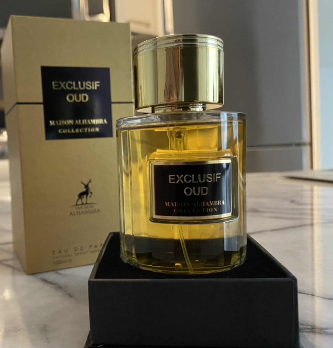 Exclusive Oud perfume - Very long lasting thumbnail