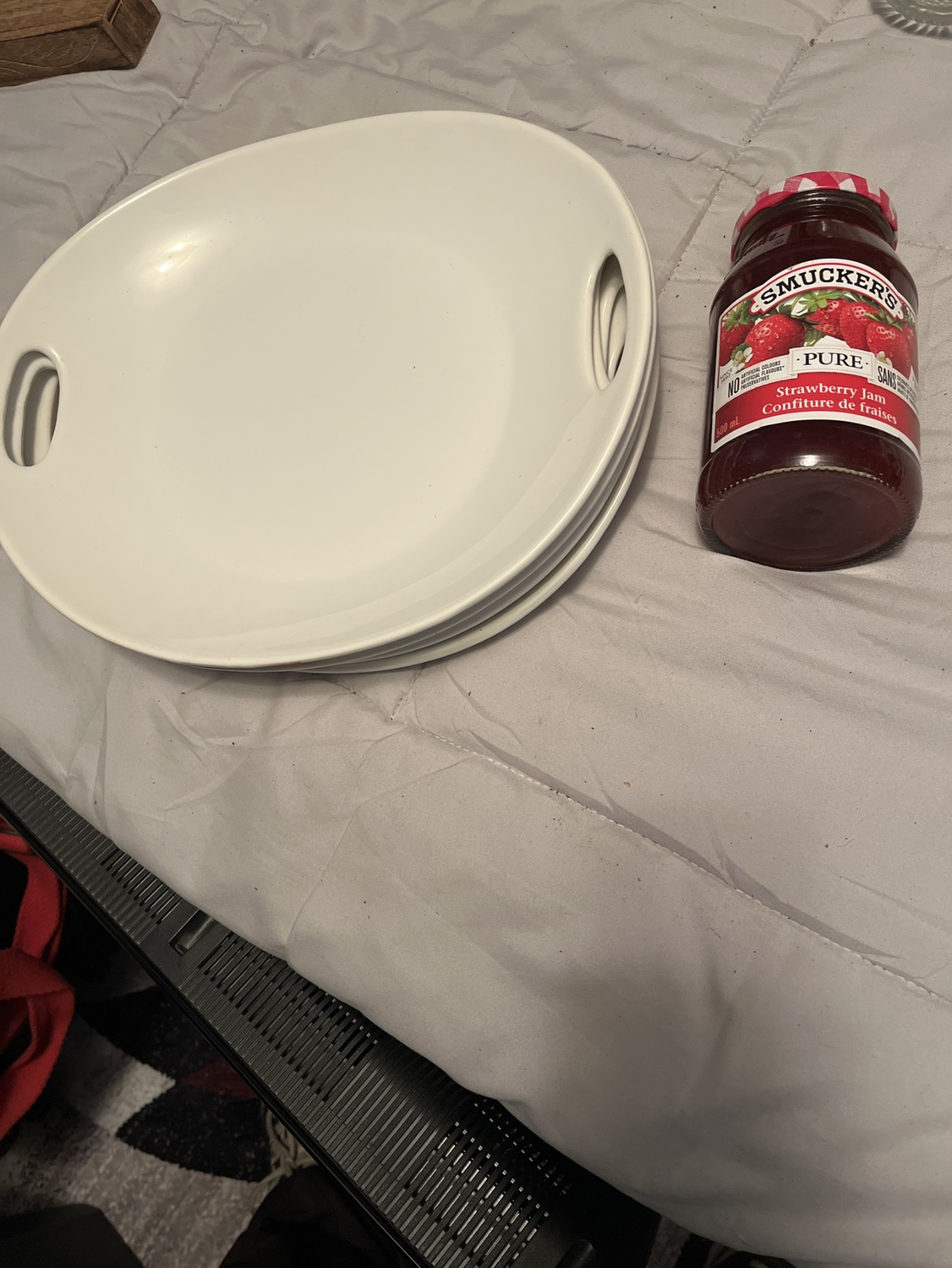 4 plates