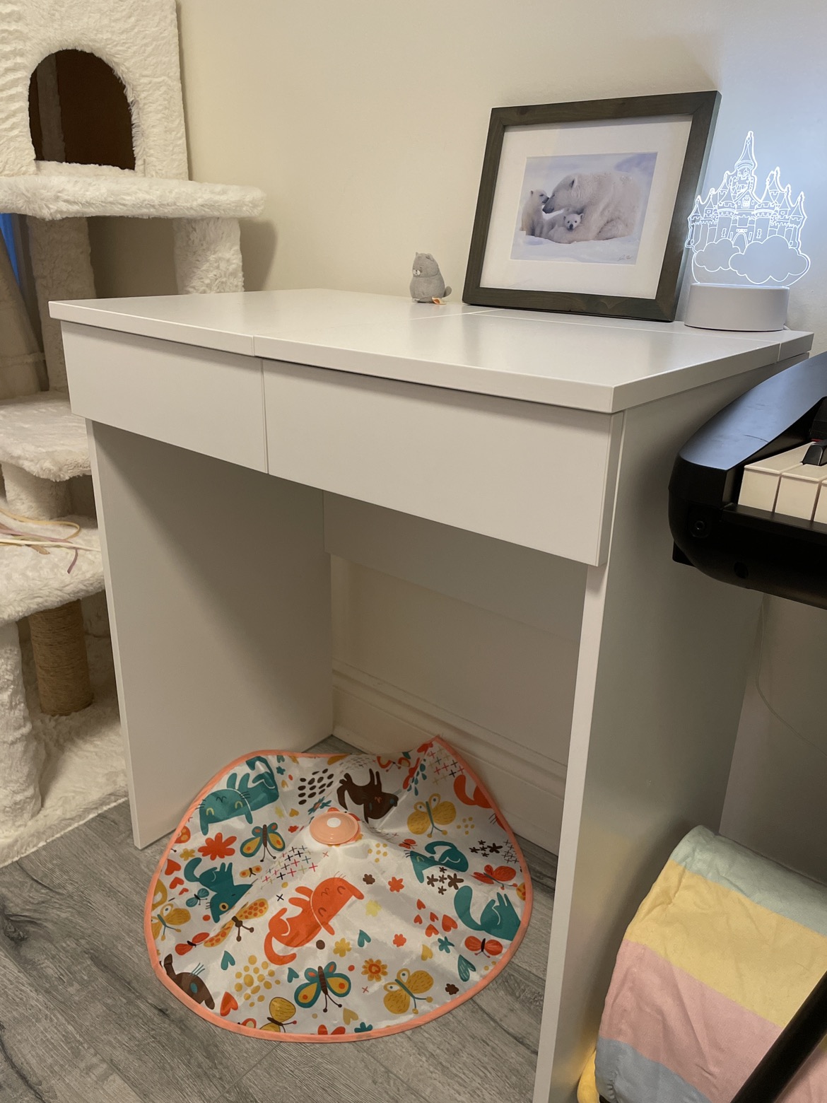 Dressing table