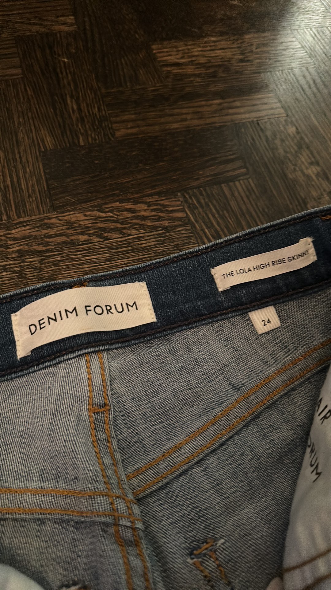 Aritzia | Lola High Rise Skinny Jeans image indicator(3)