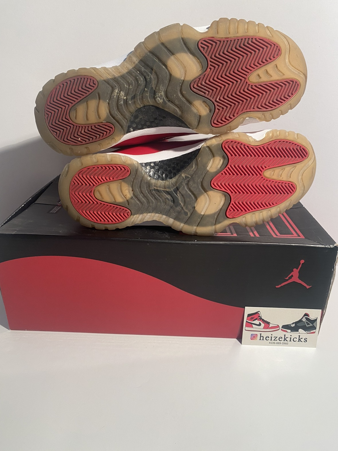 Air Jordan 11 Win Like 96 size 9.5 image indicator(5)