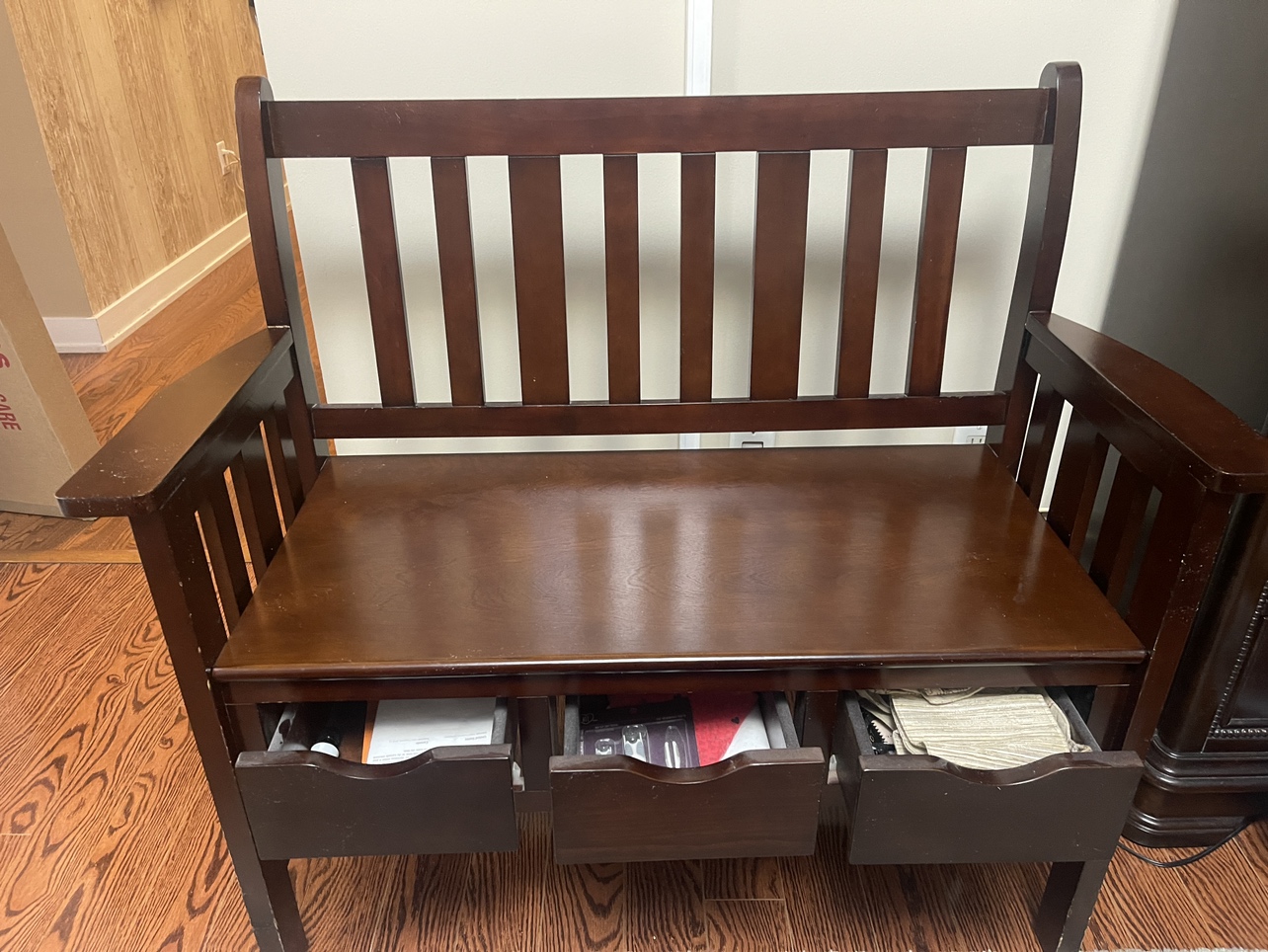 Wooden seater with 3 drawers. - photo 5