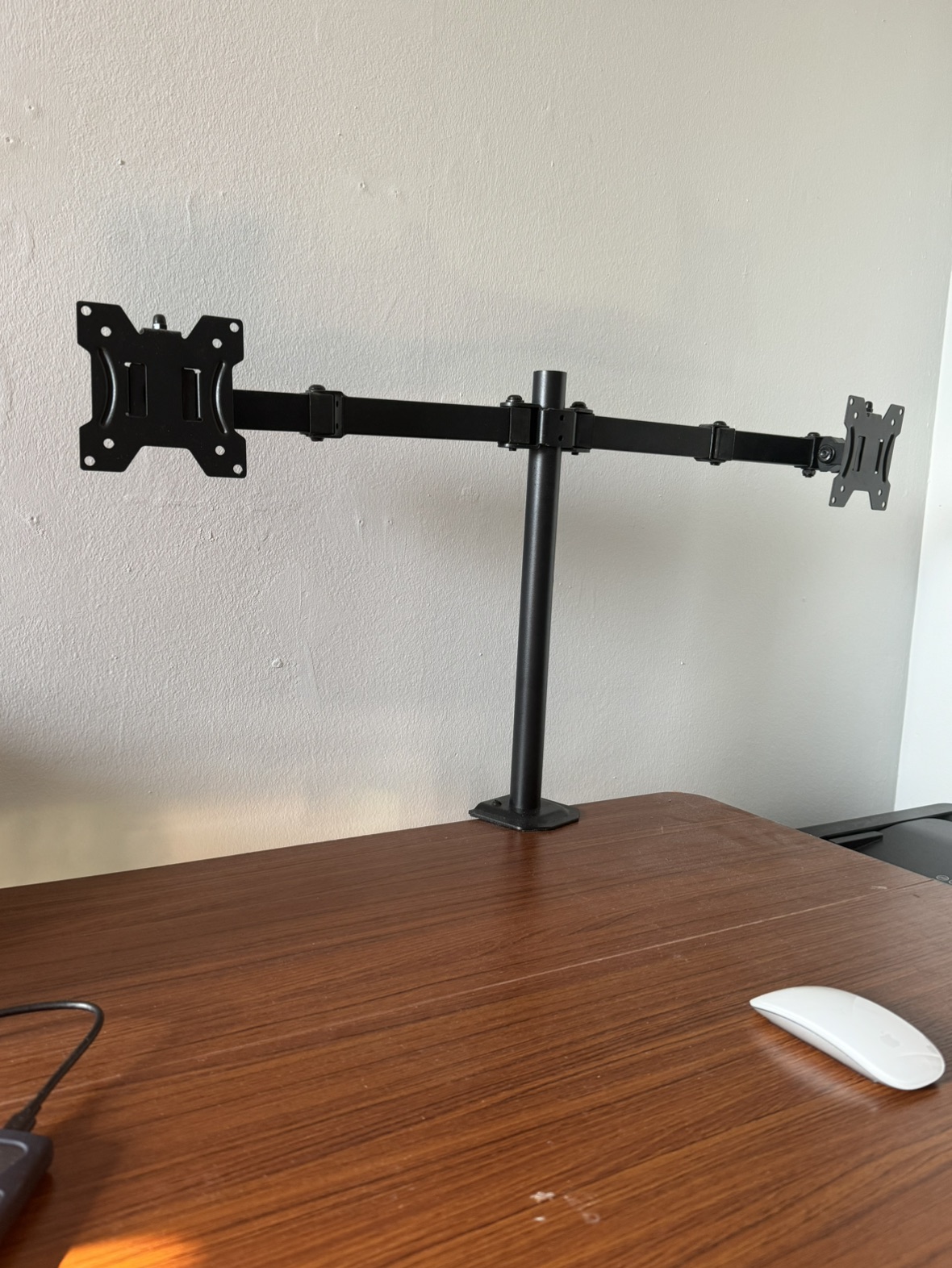 Monitor Arms up to 2 27 inch monitors thumbnail