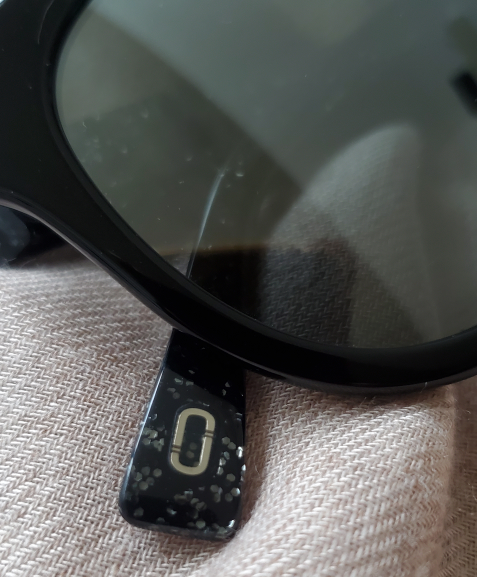 ✨ super cute authentic marc jacobs sunglasses✨ image indicator(3)