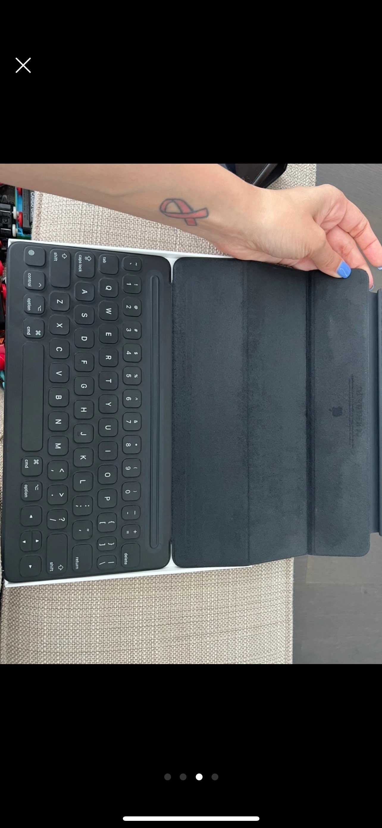 Apple IPad Smart Keyboard image indicator(2)