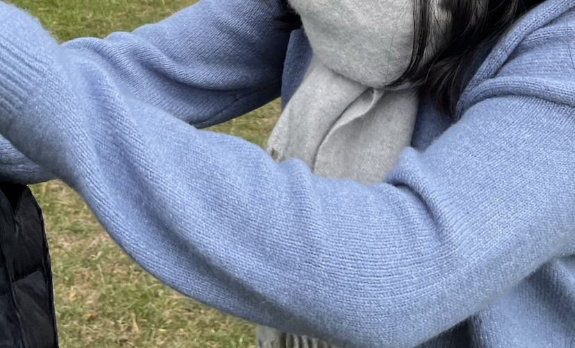 Blue v neck sweater cardigan - photo 4