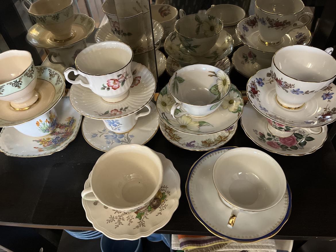 England born China 10 set Royal tea cop amd saucers