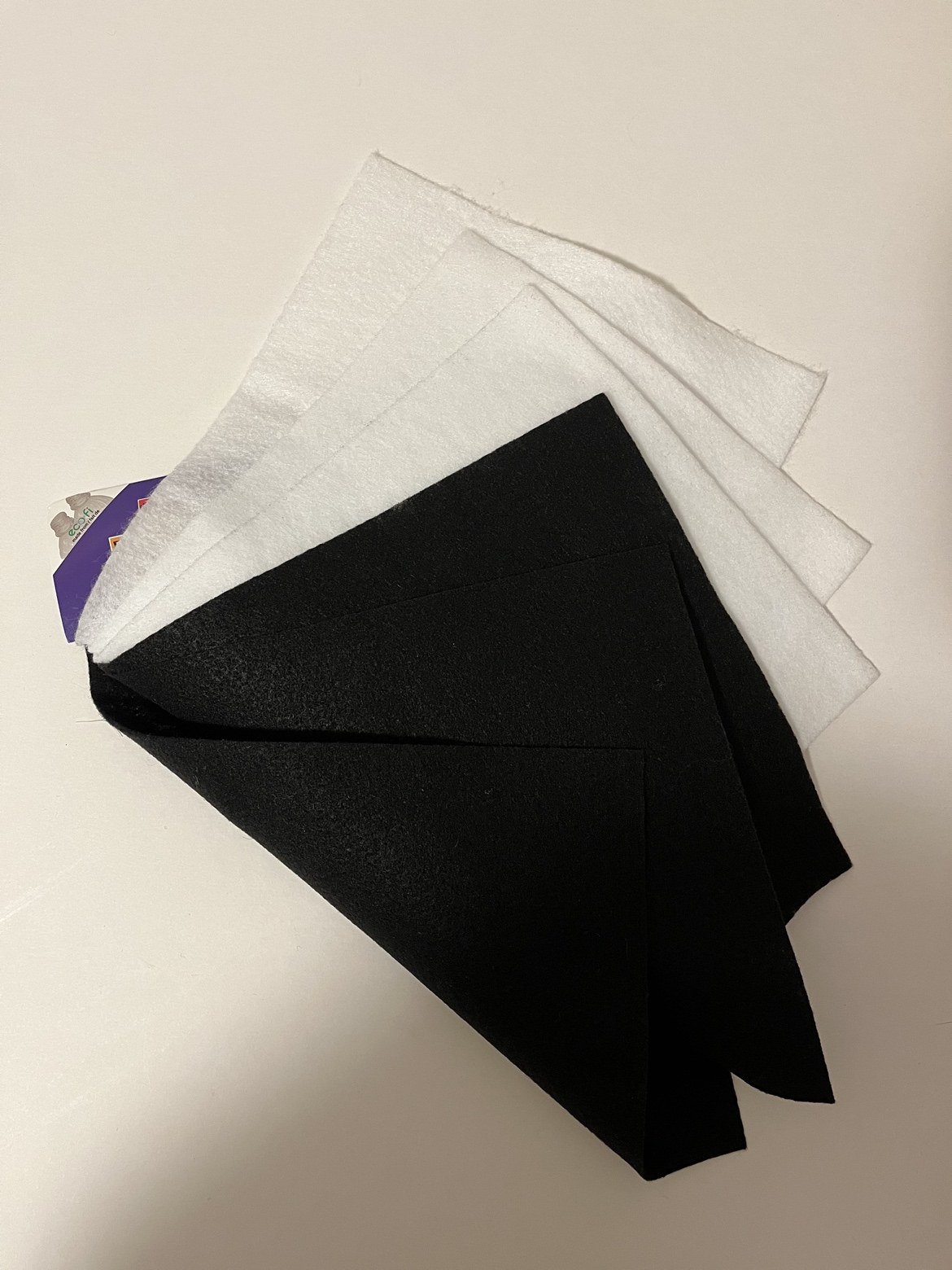 Fabric and felt odds and ends (bundle) image indicator(3)