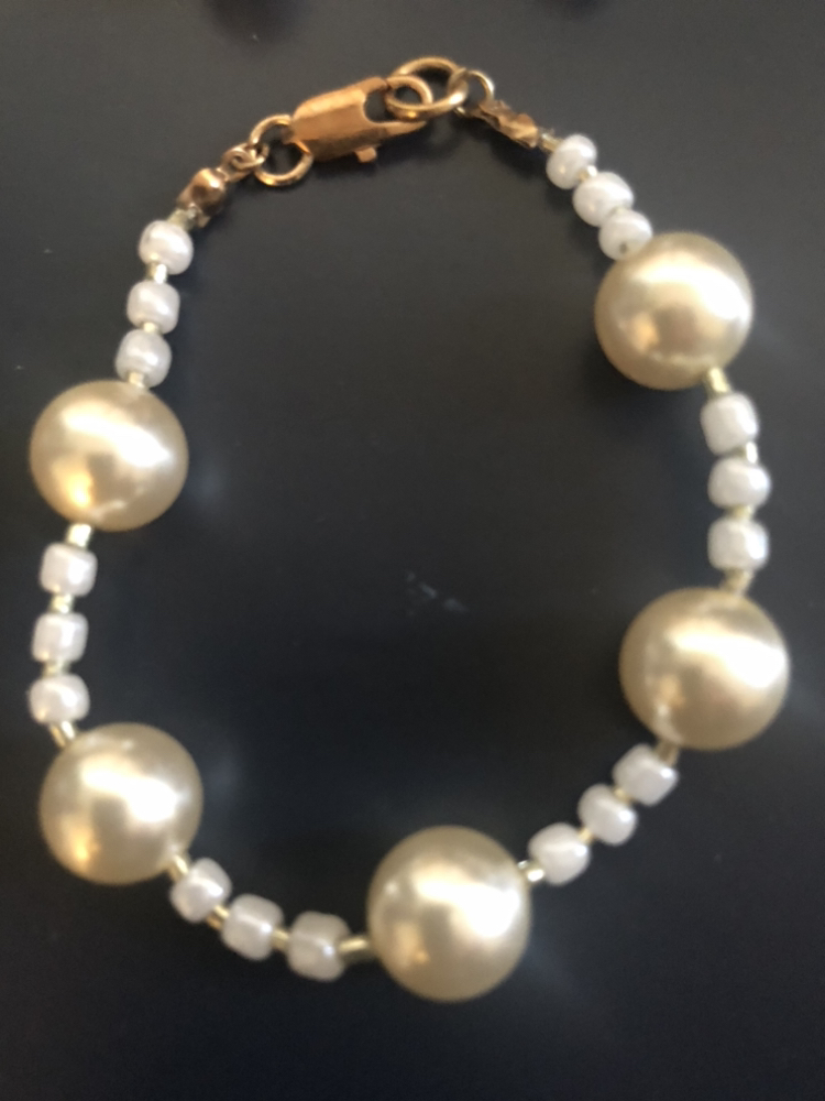 Fake pearl bracelet and earrings - photo 2
