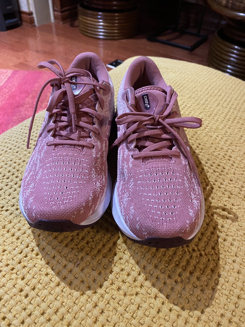 Pink ascis size 8 running shoes thumbnail