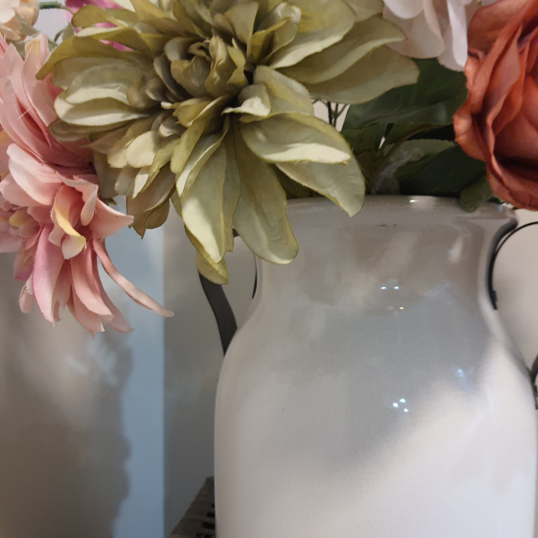 artificial  flowers and vase - photo 3