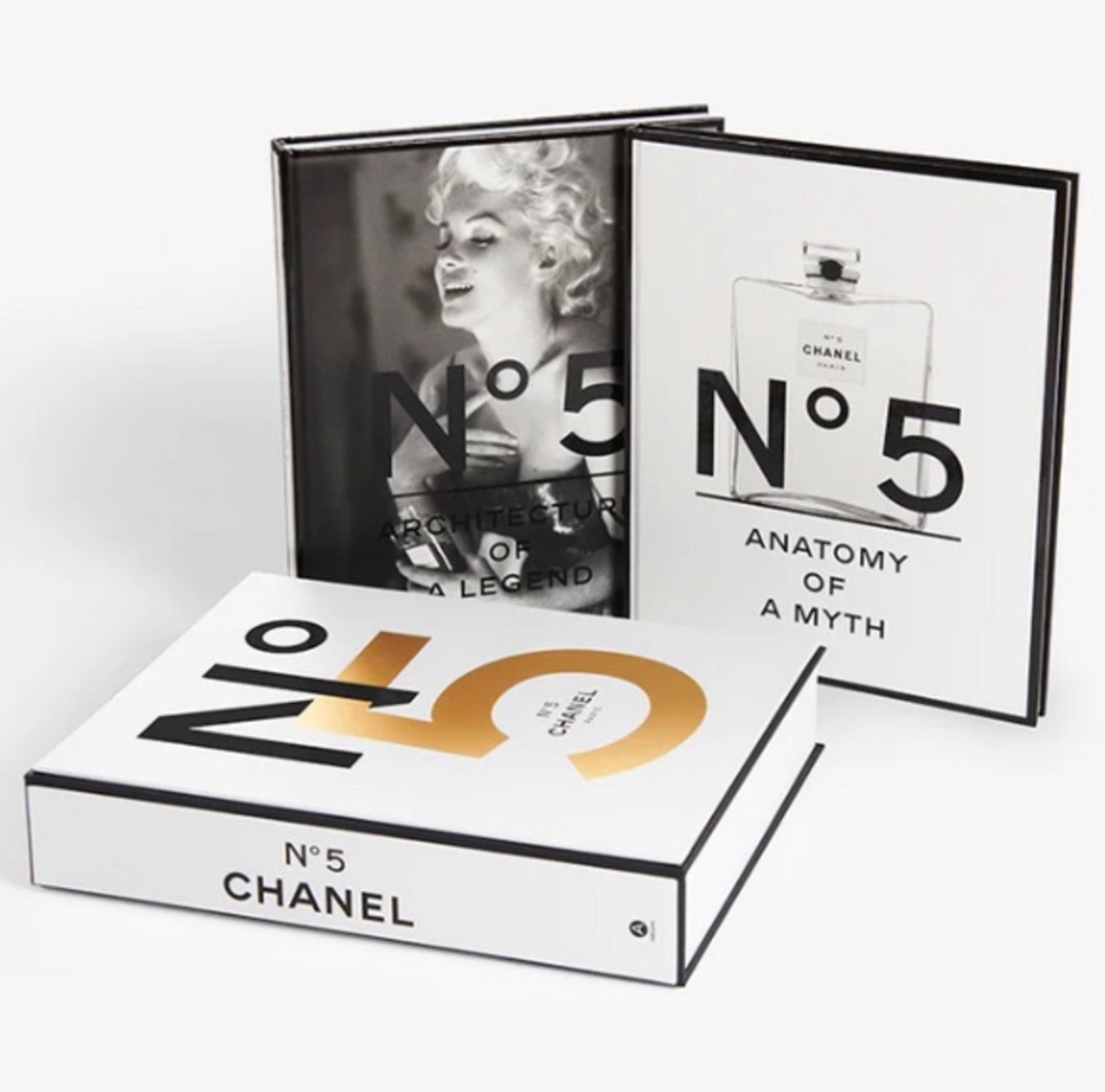 CHANEL No 5: Coffee Table Book image indicator(2)