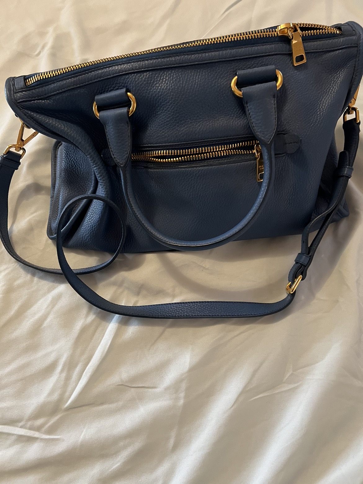 Prada bag image indicator(6)