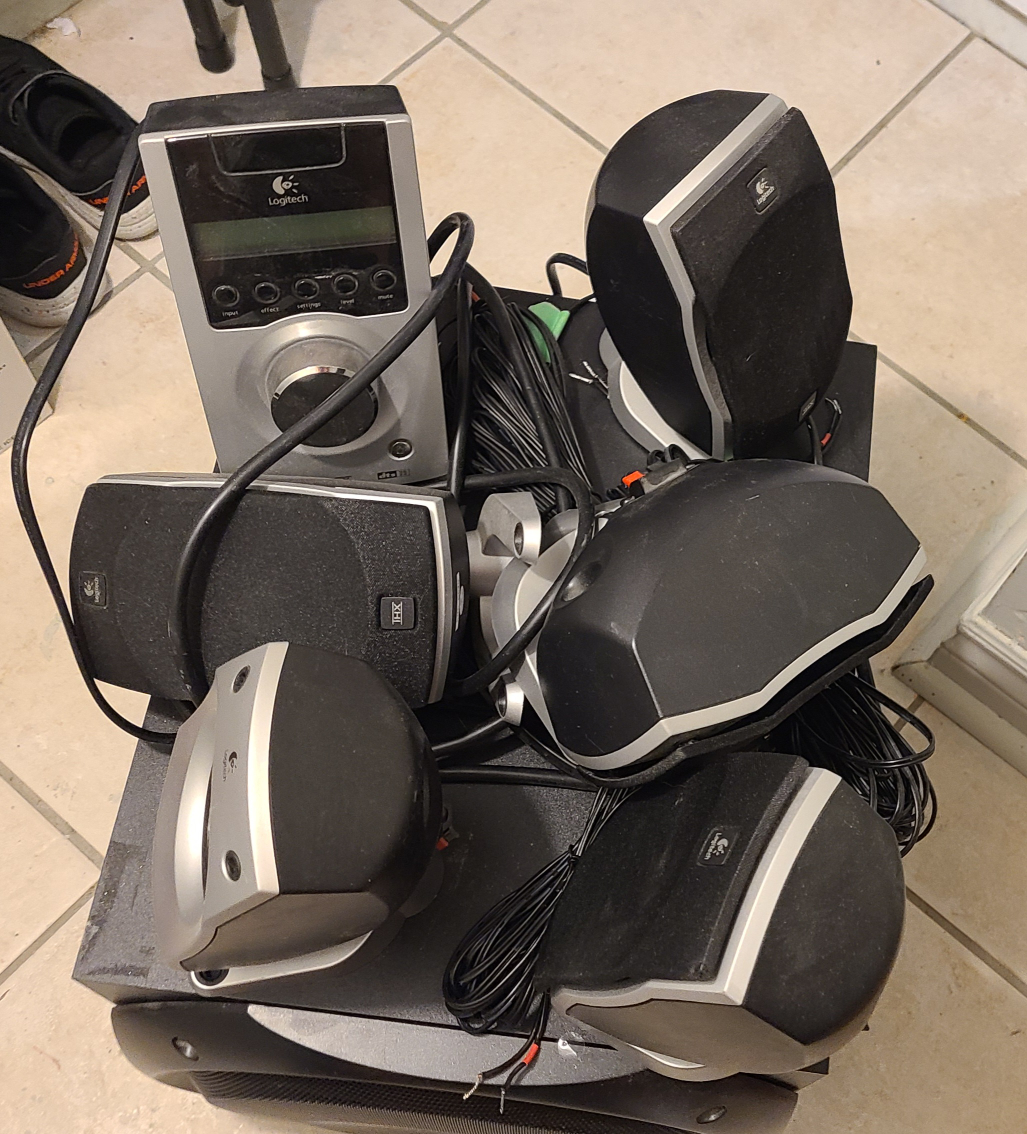Logitech z-5500 5.1 sound system