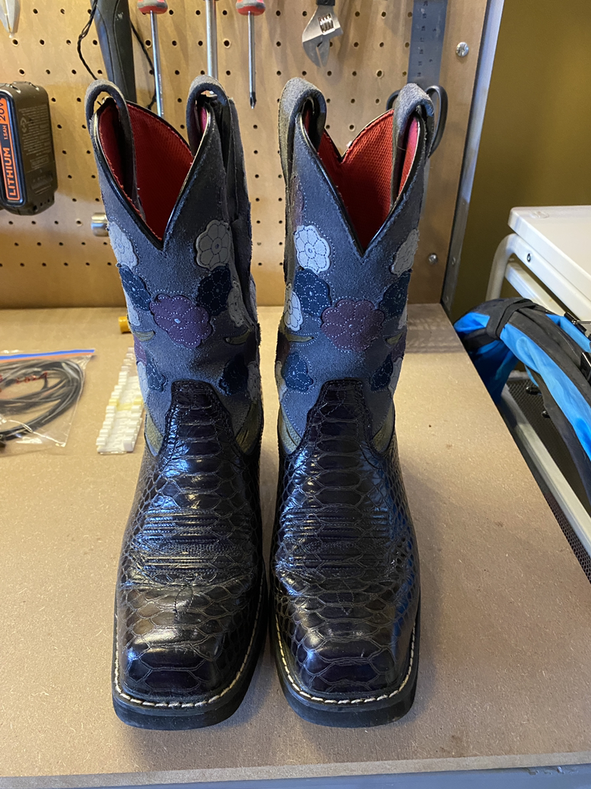 Ariat cowgirl boots
