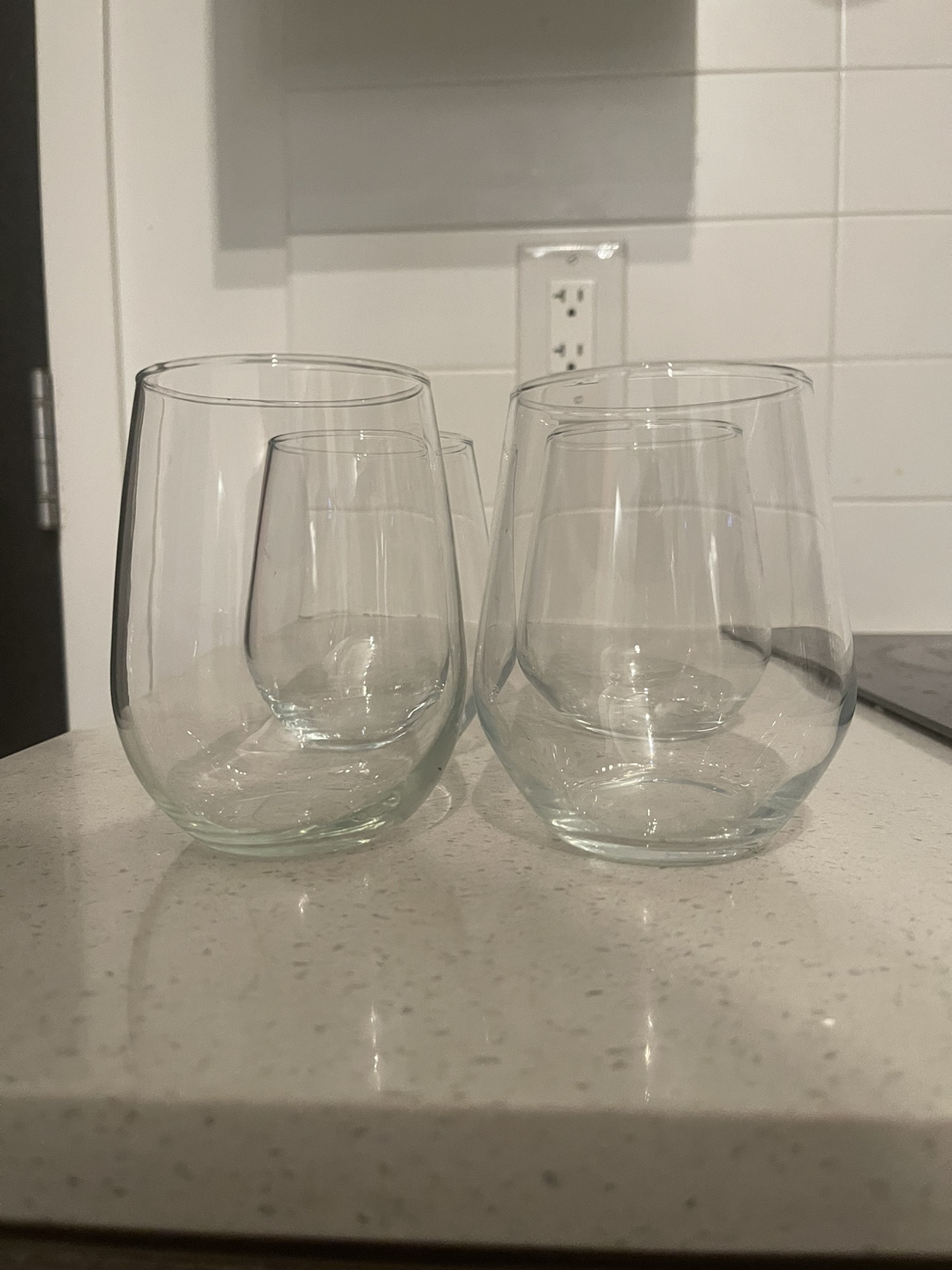 4 modern drinking glasses image indicator(5)