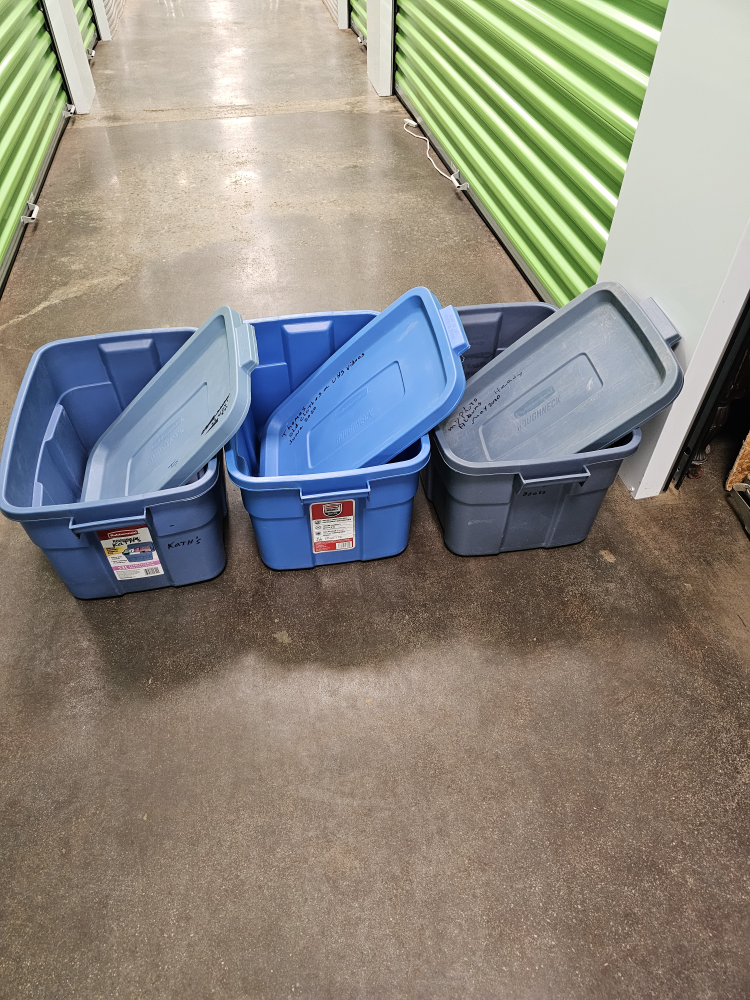 Rubbermaid Storage Bins