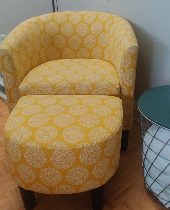 Barrel chair with footstool - photo 2
