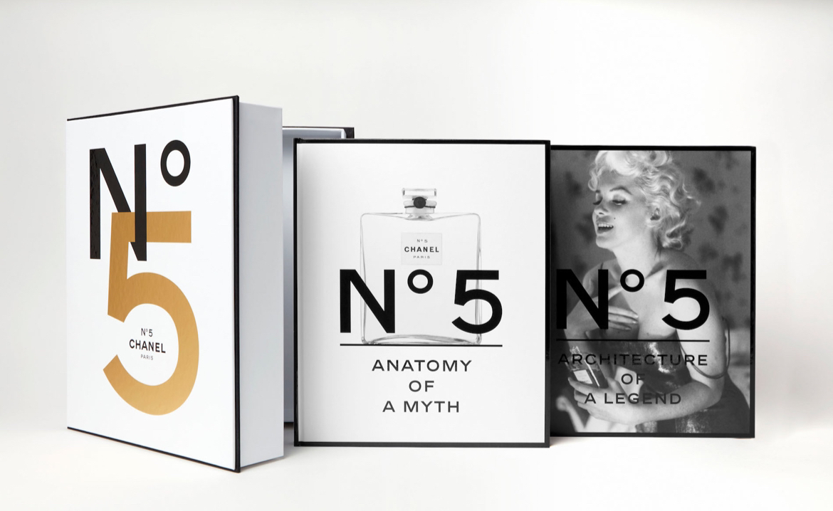 CHANEL No 5: Coffee Table Book image indicator(4)