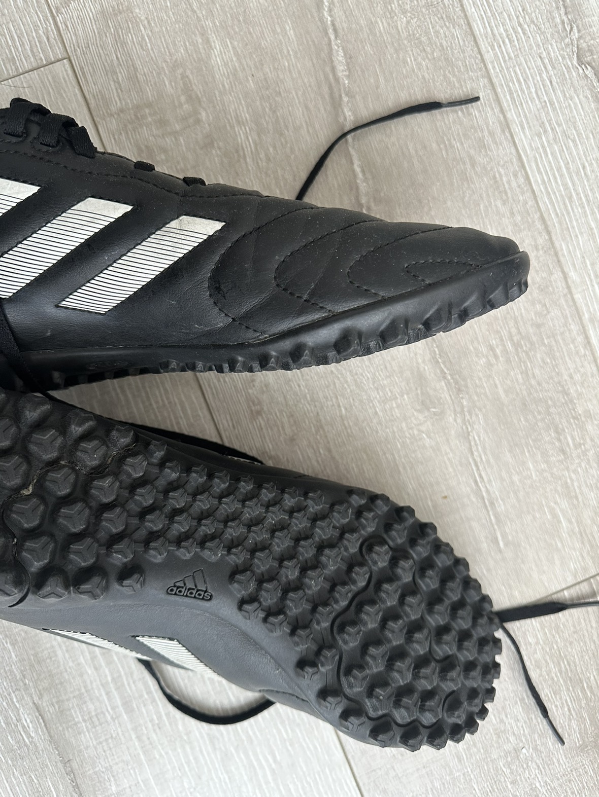 Soccer shoes. Football - photo 2