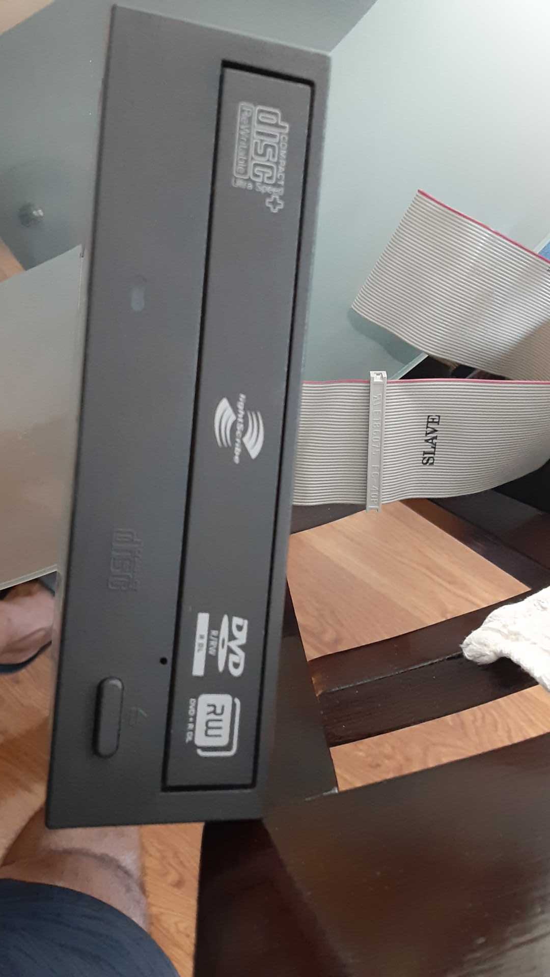 ASSORTED ELECTRONIC ITEMS image indicator(8)