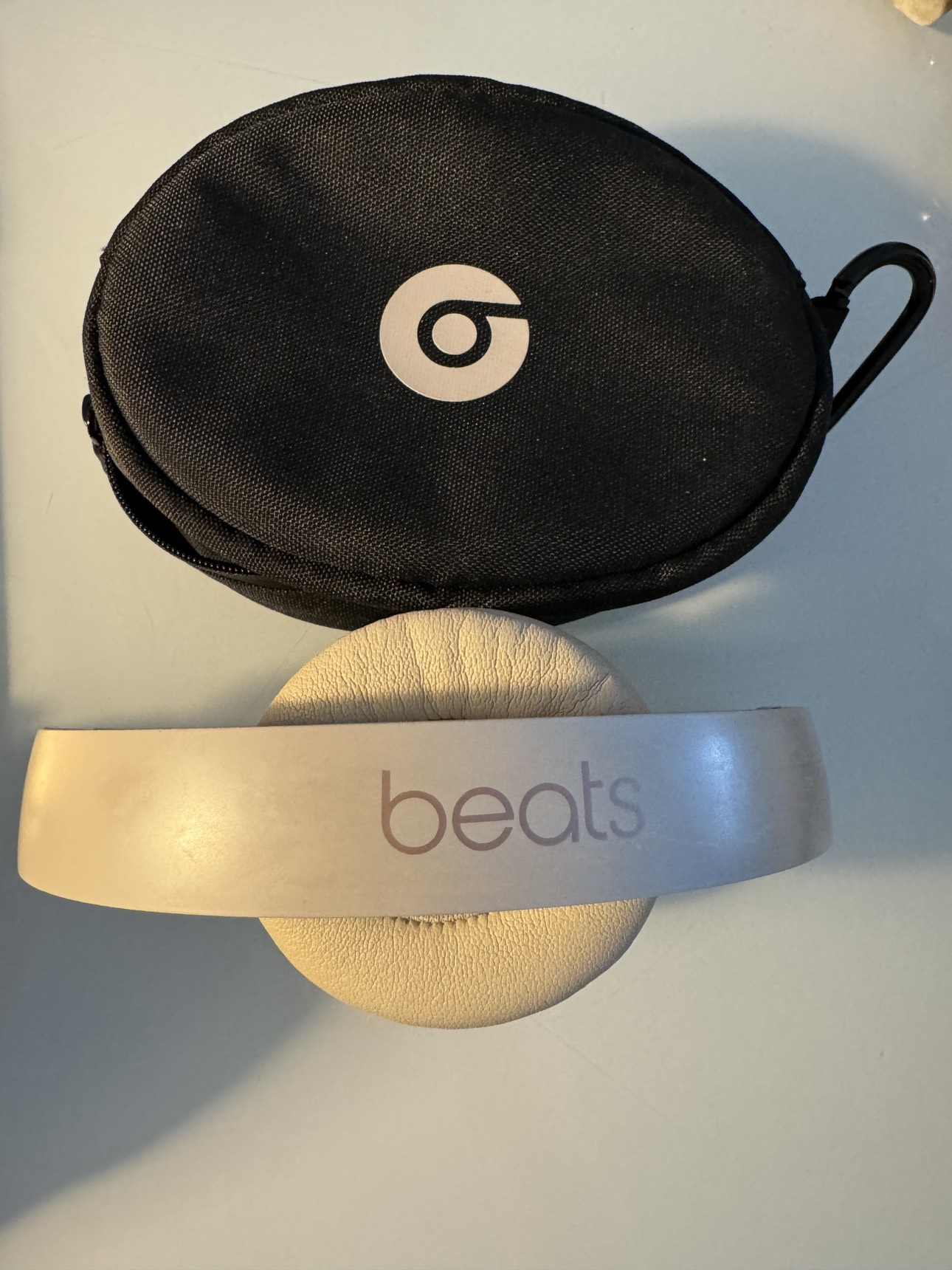 Beats Wireless Solo 3 Headphones with case! - photo 5