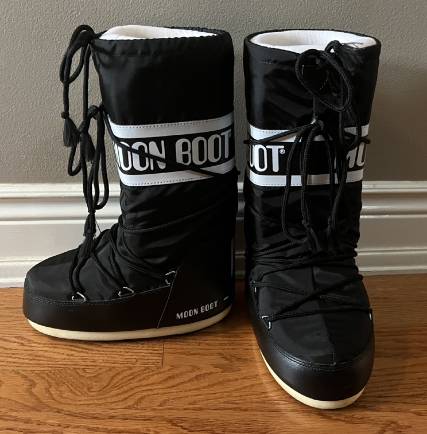 Moon Boot Size 35/38 thumbnail