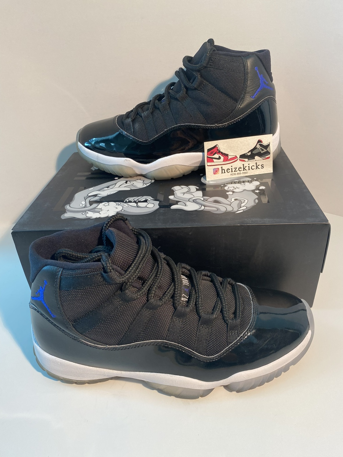 Air Jordan 11 Space Jam image indicator(2)