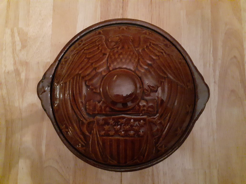 *SOLD* MCCOY WW2 American Eagle Casserole Dish thumbnail