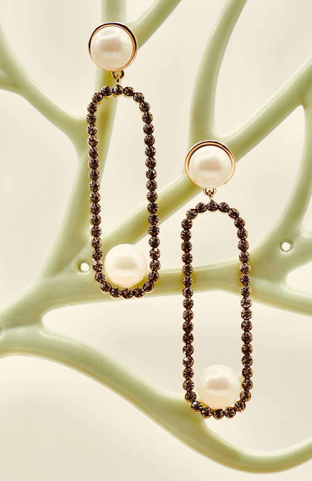 Pearls Drop Earrings - photo 2