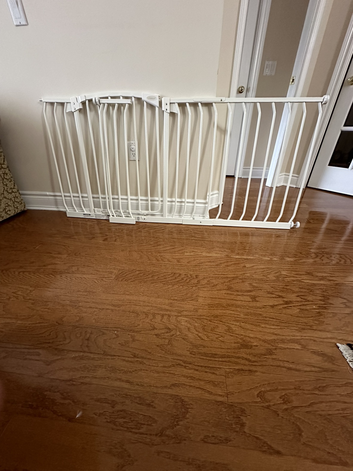 Adjustable baby/ pet gate thumbnail