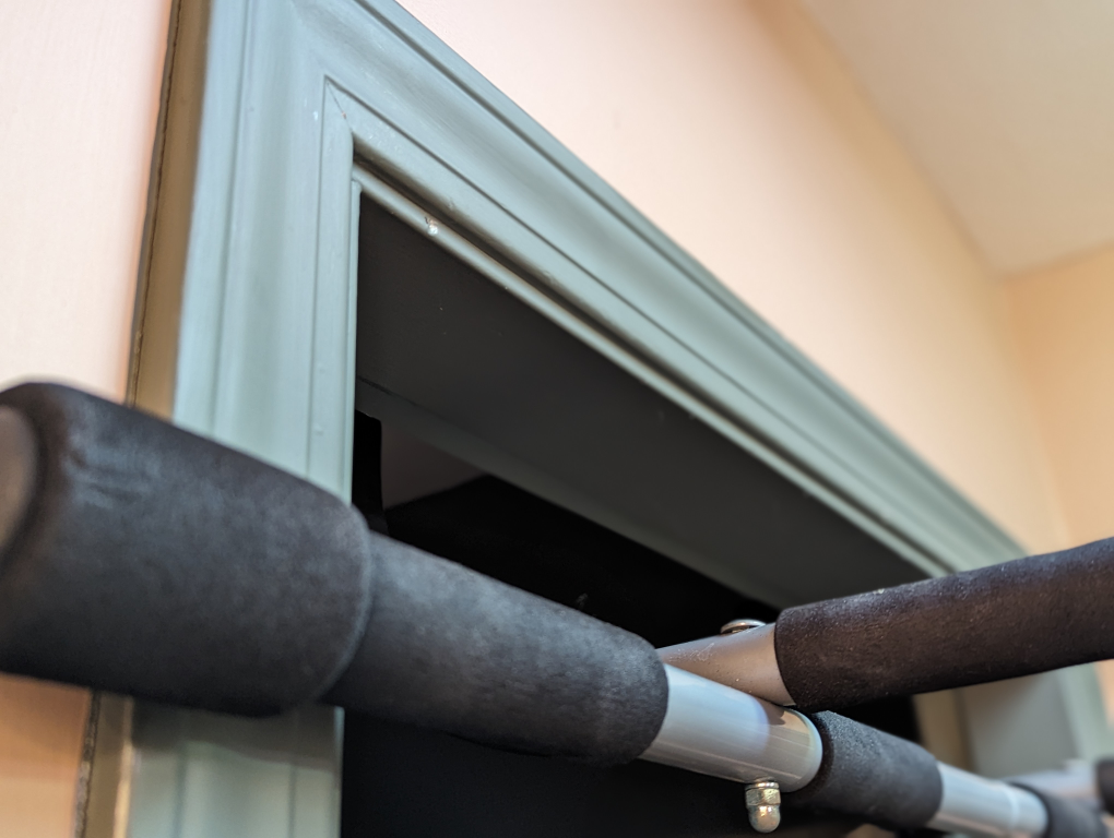 Pure Fitness Multi-Purpose Doorway Pull-Up Bar 🥕 image indicator(3)
