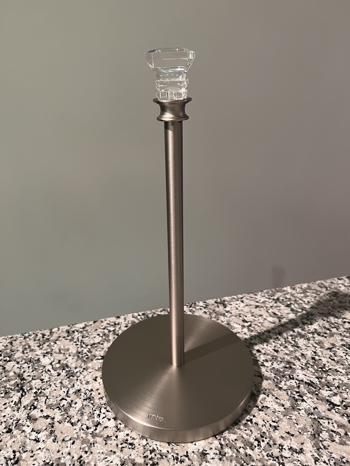 UMBRA kitchen towel holder image indicator(2)