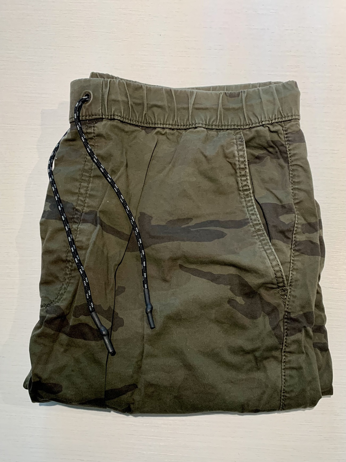 Men’s Camo Joggers thumbnail