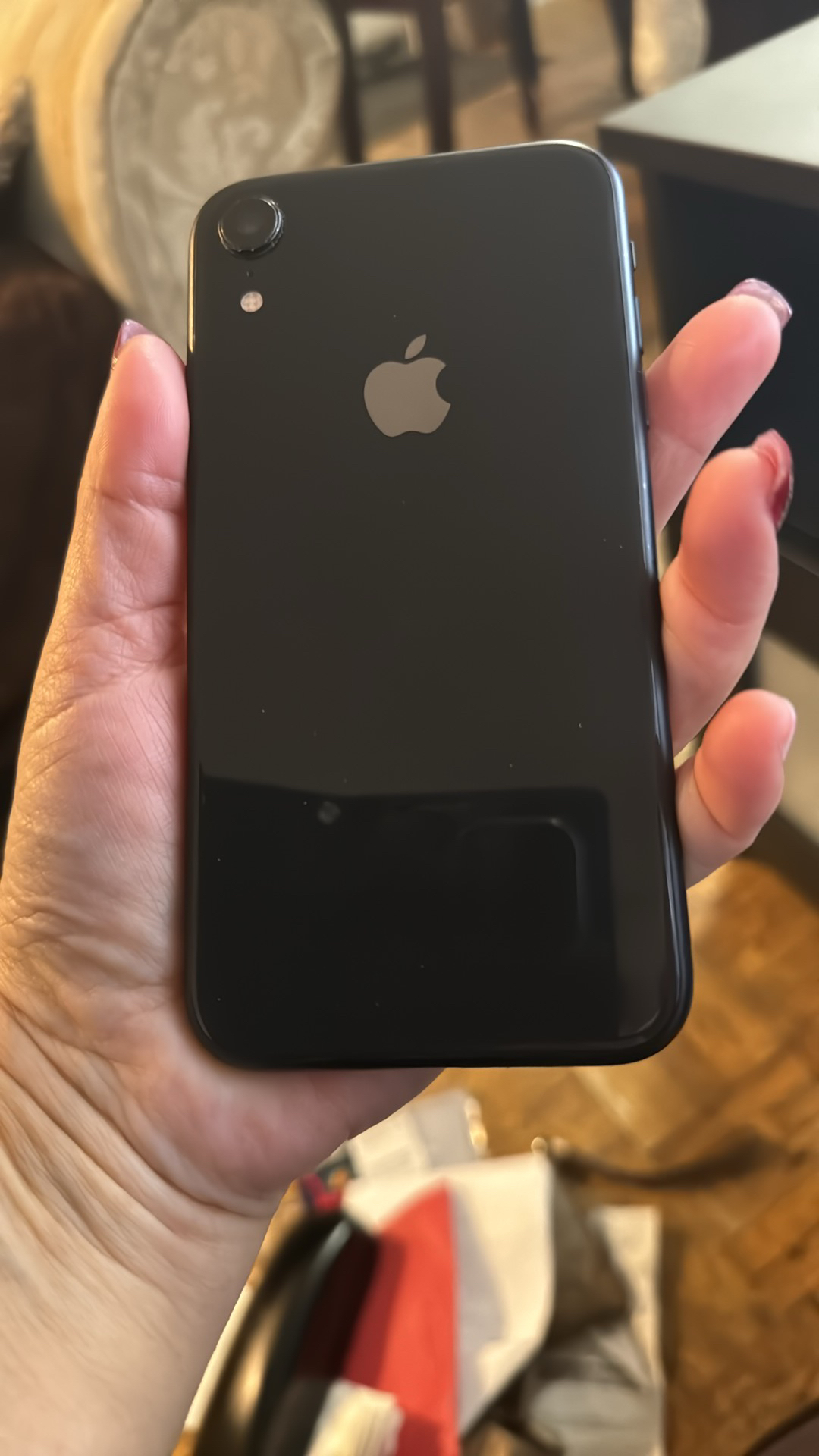 iPhone XR - photo 3