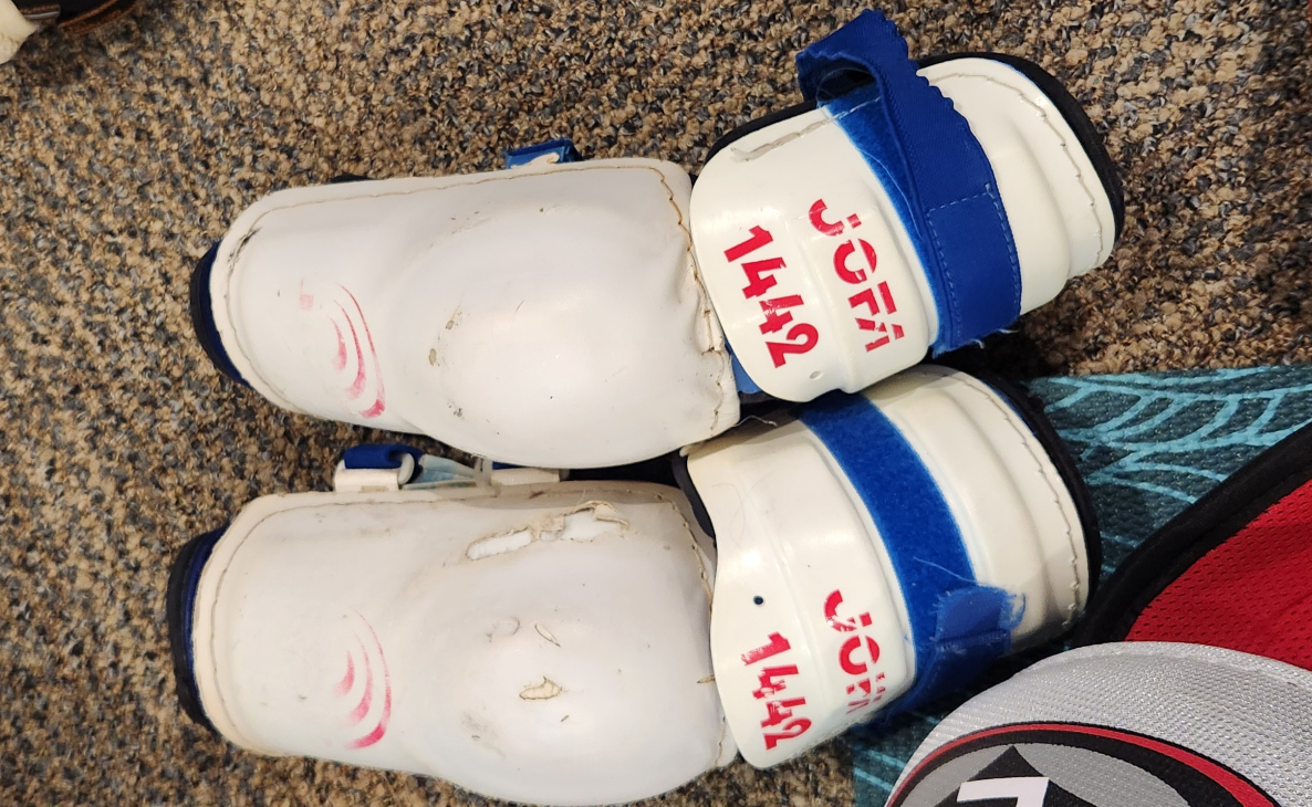 Hockey Equipment image indicator(6)