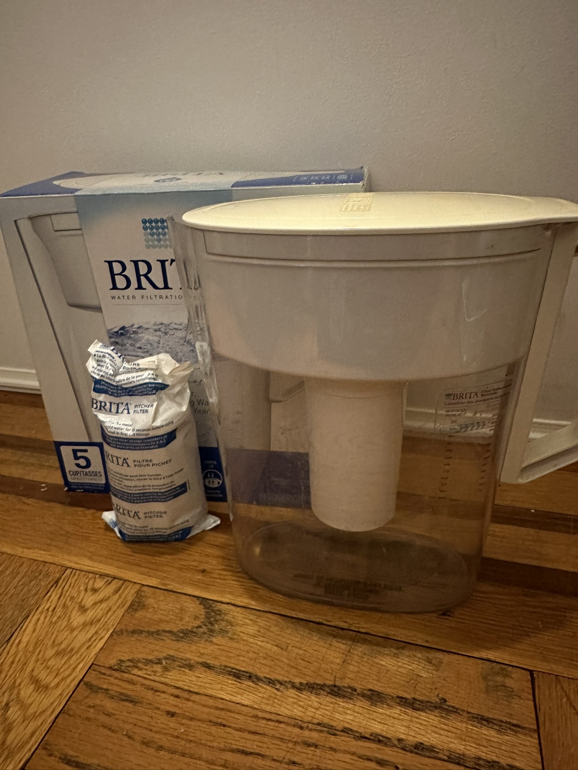 Brita pitcher + 1 unused filter