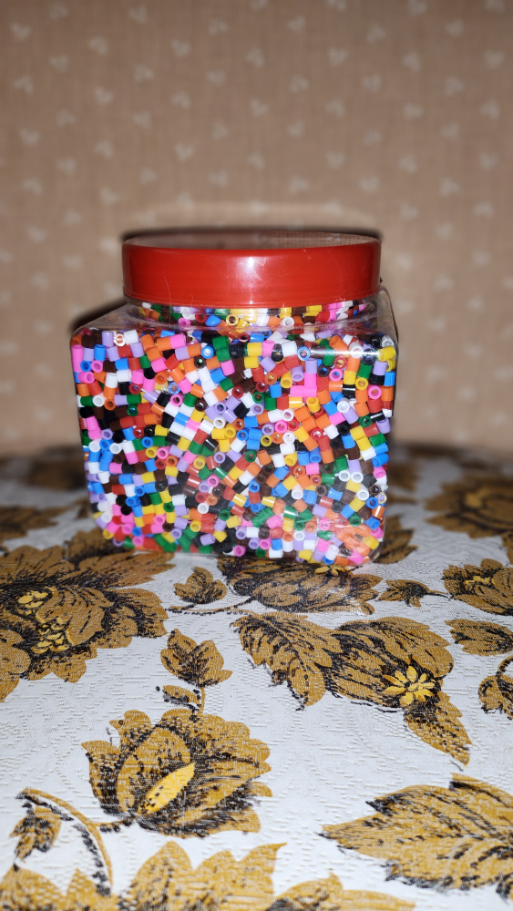 Kids crafting melting beads thumbnail