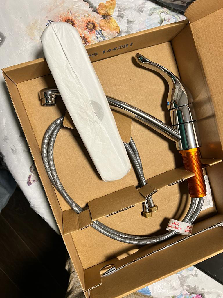 Moen kitchen faucet - photo 3