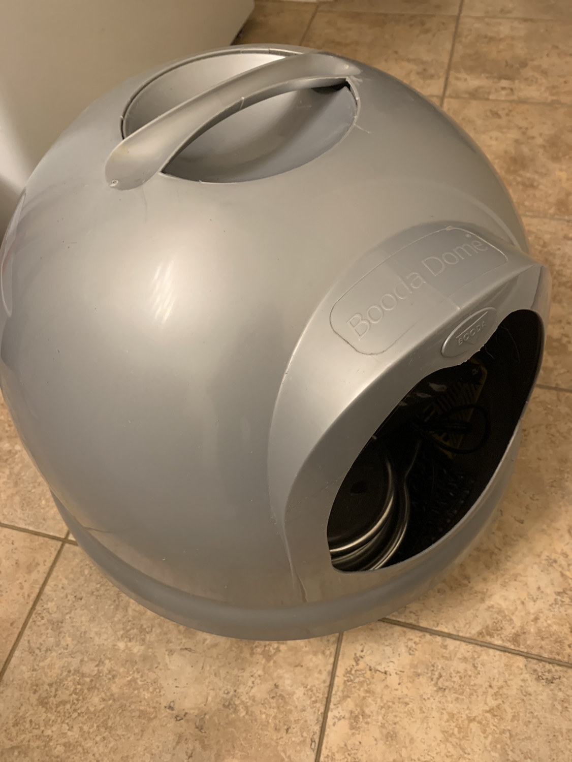 Cat litter box