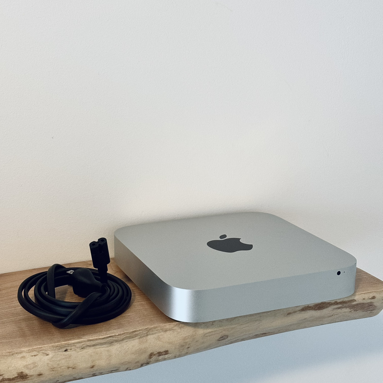 Mac Mini Late 2014 - 1TB SSD Storage, 8GB Ram, Core i5 thumbnail