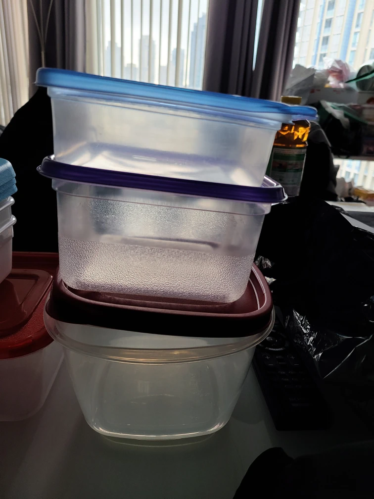 Misc Tupperware thumbnail