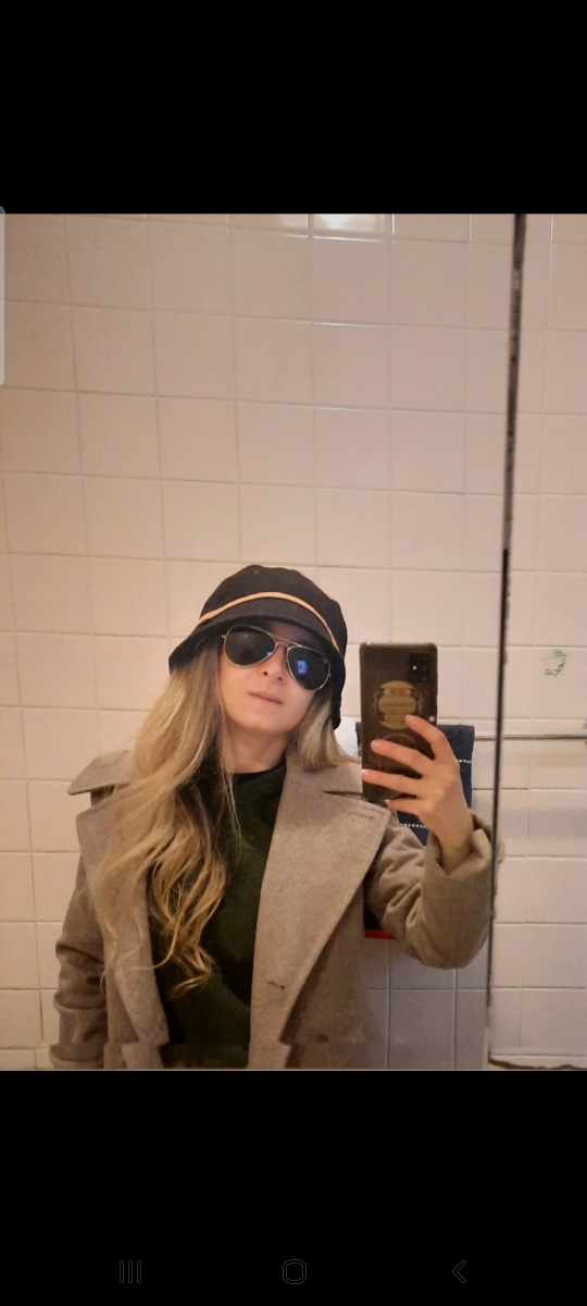 Gap - Warm Hat image indicator(2)