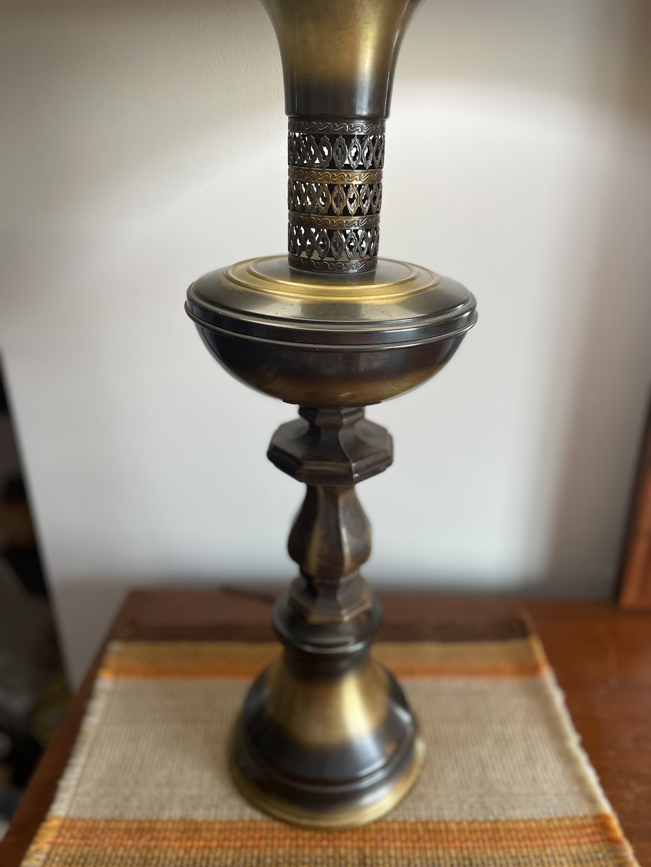Pair of Vintage faux Brass Lamps w/shades - photo 5