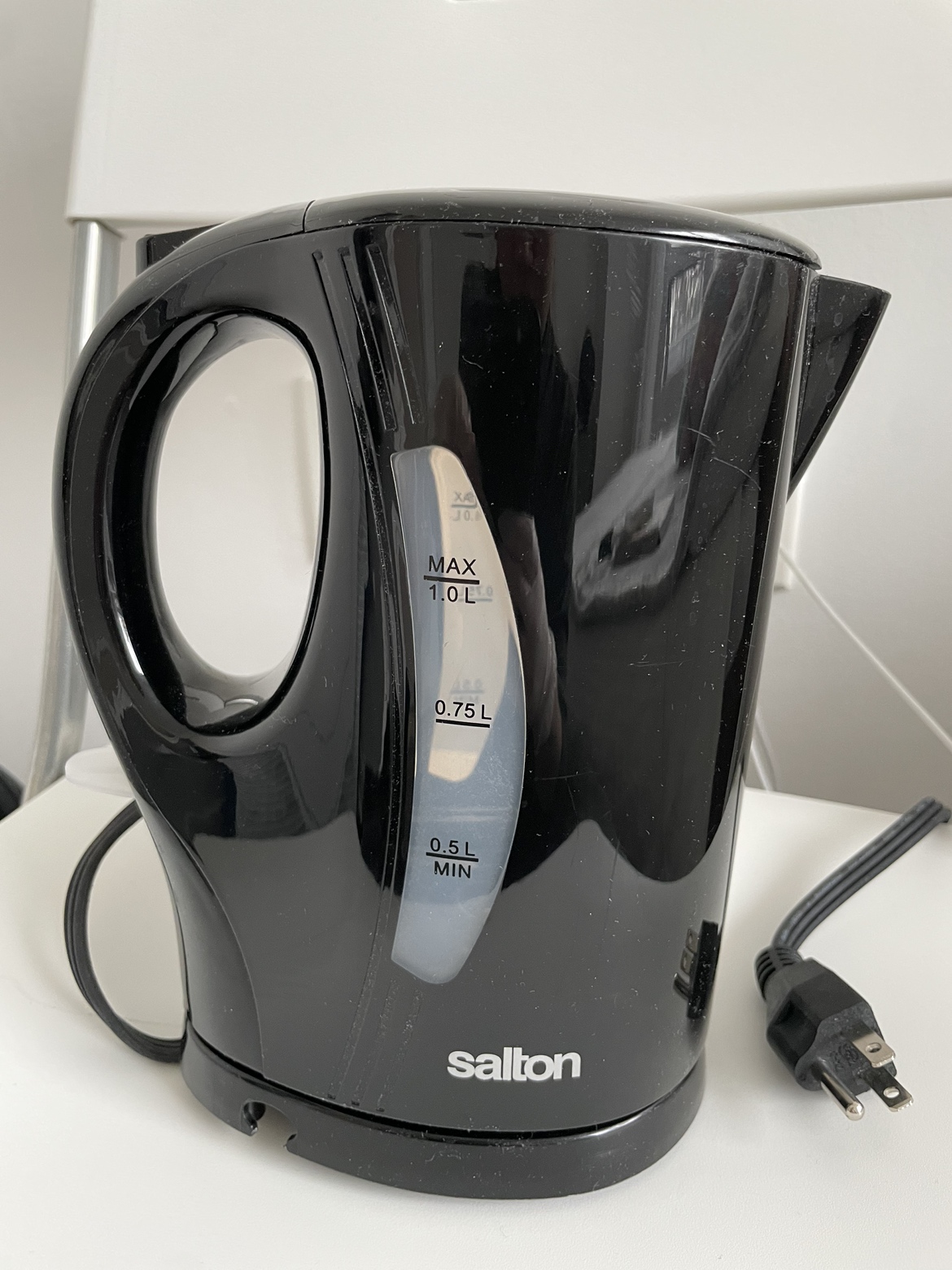Moving Sale: Salton 1L Electric Jug Kettle