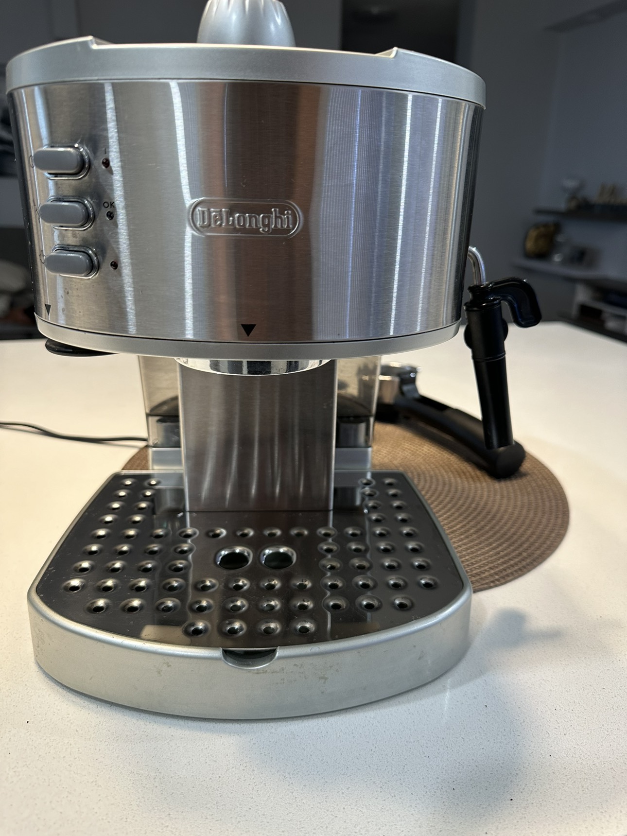 Delonghi Coffee Machine with steamer