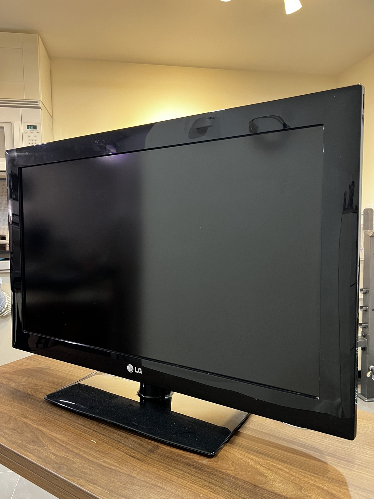 LG TV 32 inches