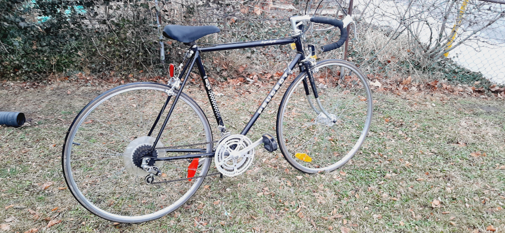 Vintage Peugeot 10 Speed road bike Black Super sport U09. thumbnail