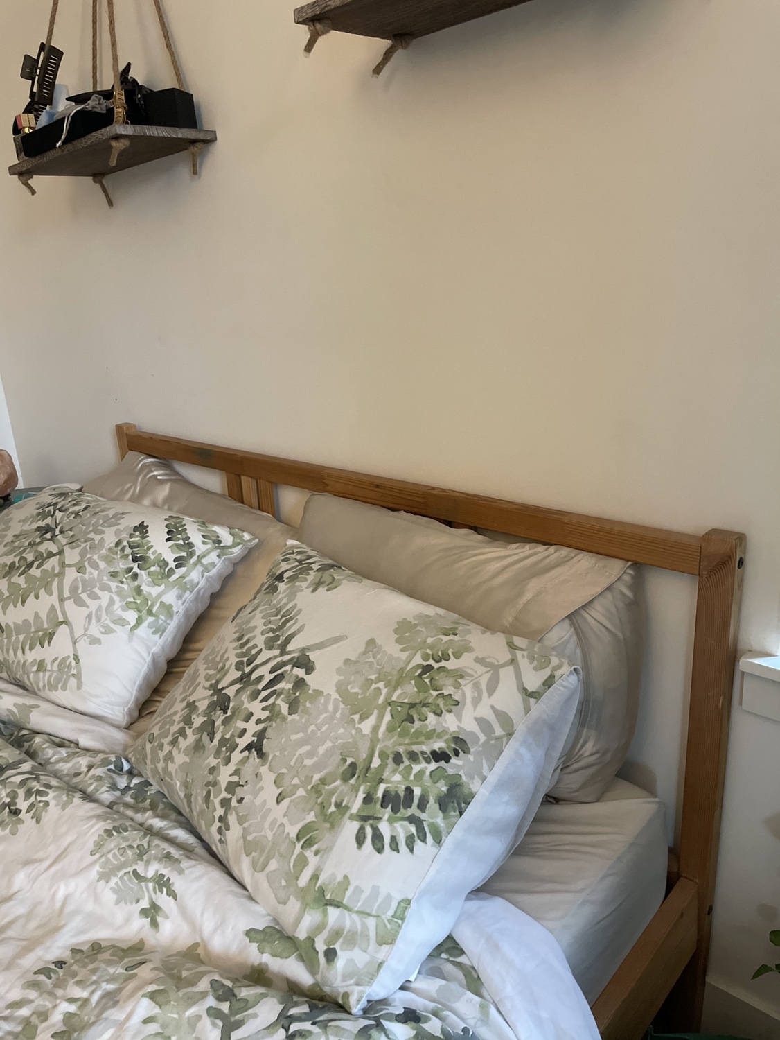 Full bed frame - photo 2